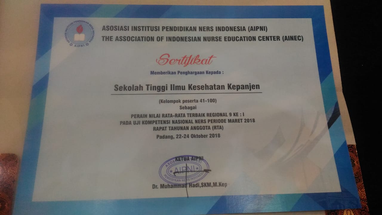 Sertifikat penghargaan STIKes Kepanjen sebagai Peraih Nilai Rata-Rata Terbaik Regional 9 Ke-1 pada Uji Kompetensi Nasional Ners periode Maret 2018 Rapat Tahunan Anggota (RTA)